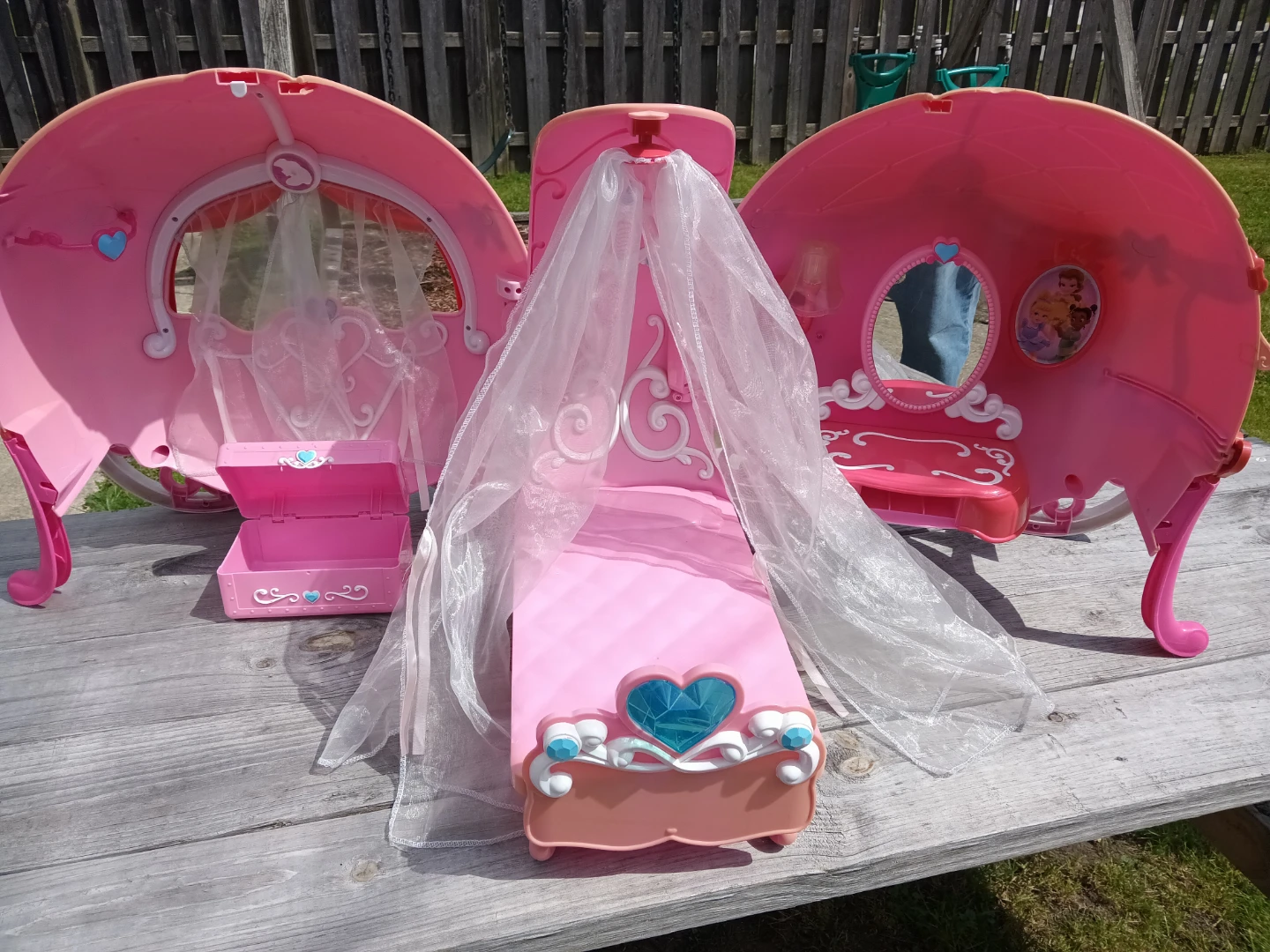Disney Princess Carriage Bed and Vanity Playset - photo 3