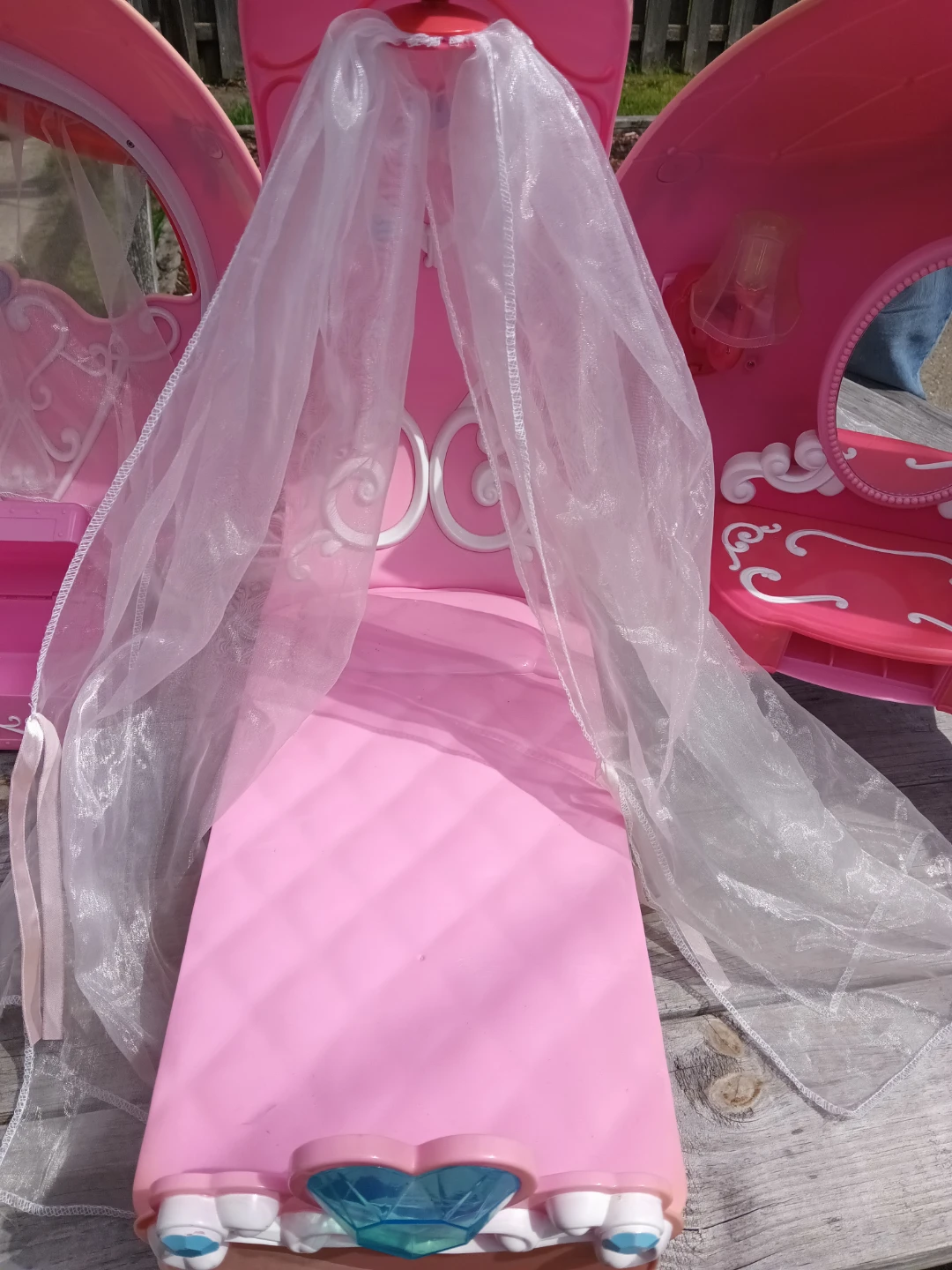 Disney Princess Carriage Bed and Vanity Playset - photo 5