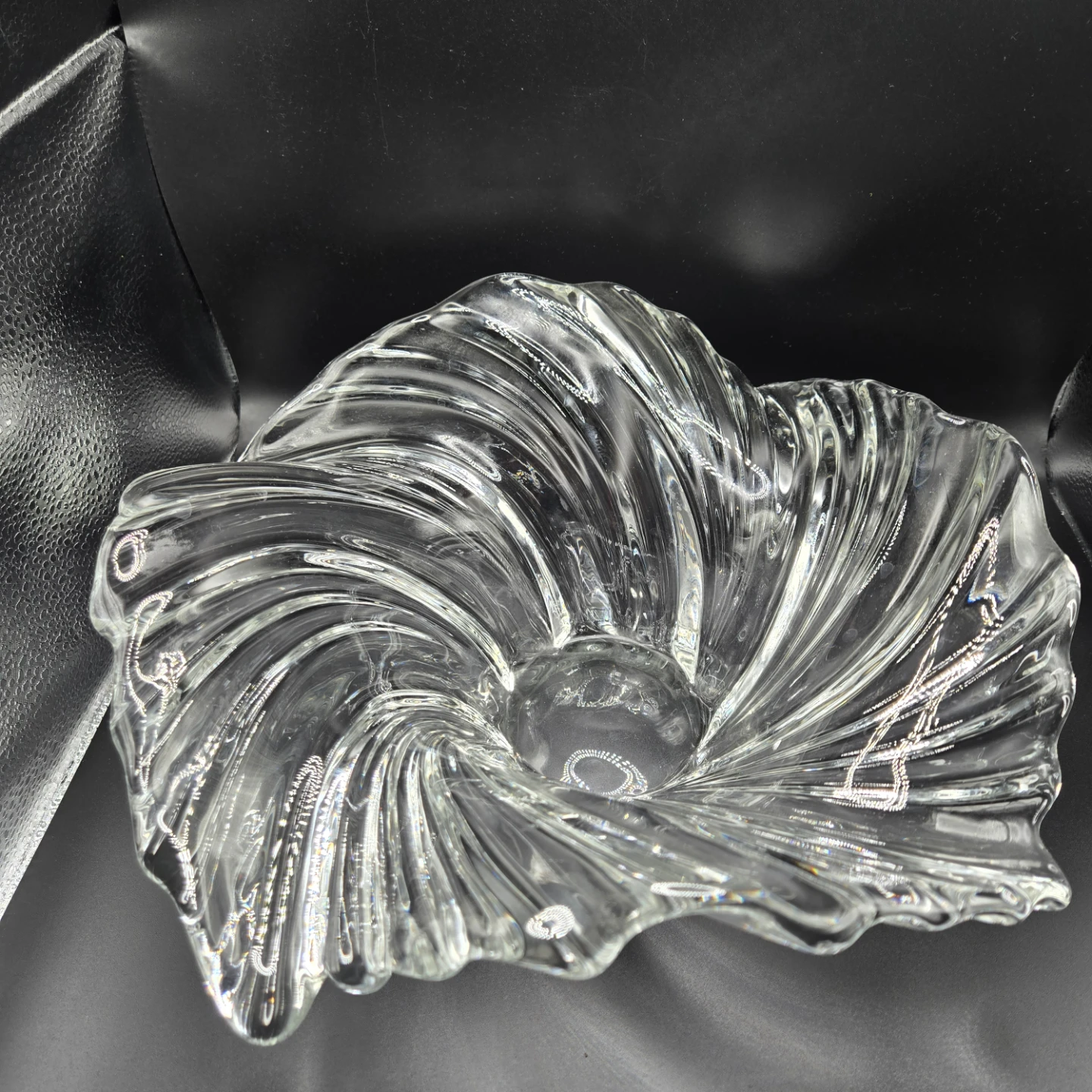 Clear Glass Swirl Serving Bowl - photo 2