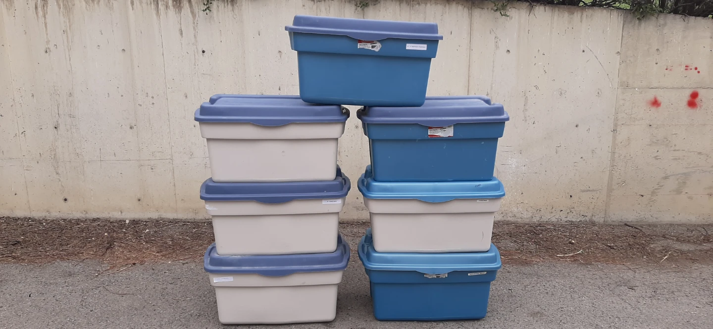 Assortment Of Rubbermaid Storage Totes READ DESCRIPTION ON SIZE