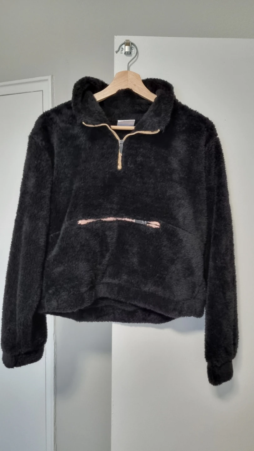 Fleece Black sweatshirt