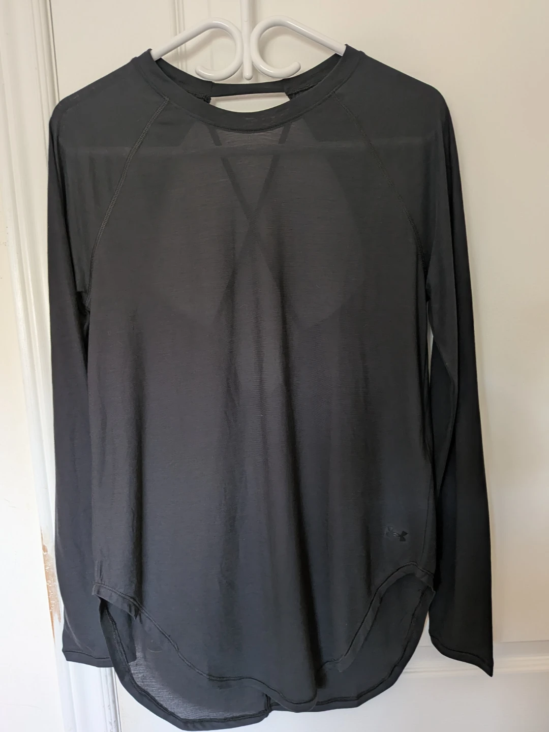 Under Armour Black Long Sleeve Athletic Shirt