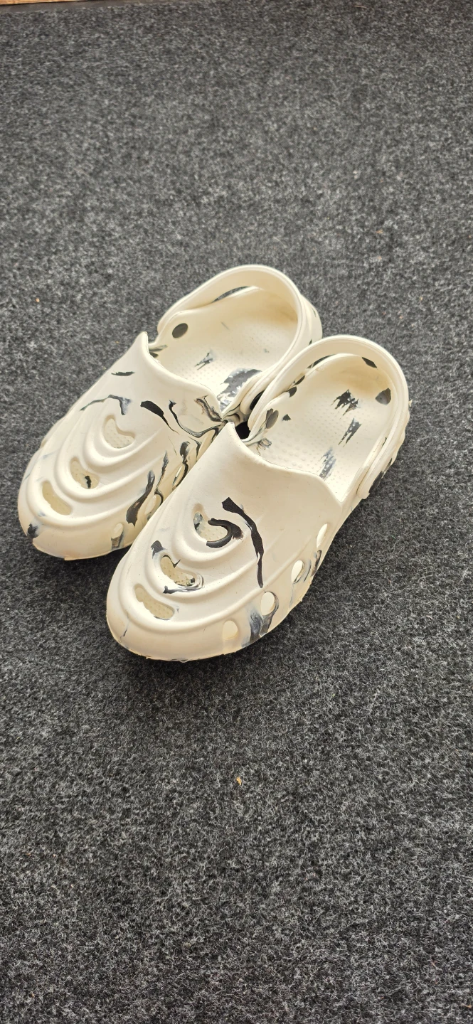 Crocs Classic Marbled Clogs Size 42 (NOT ORIGINAL)