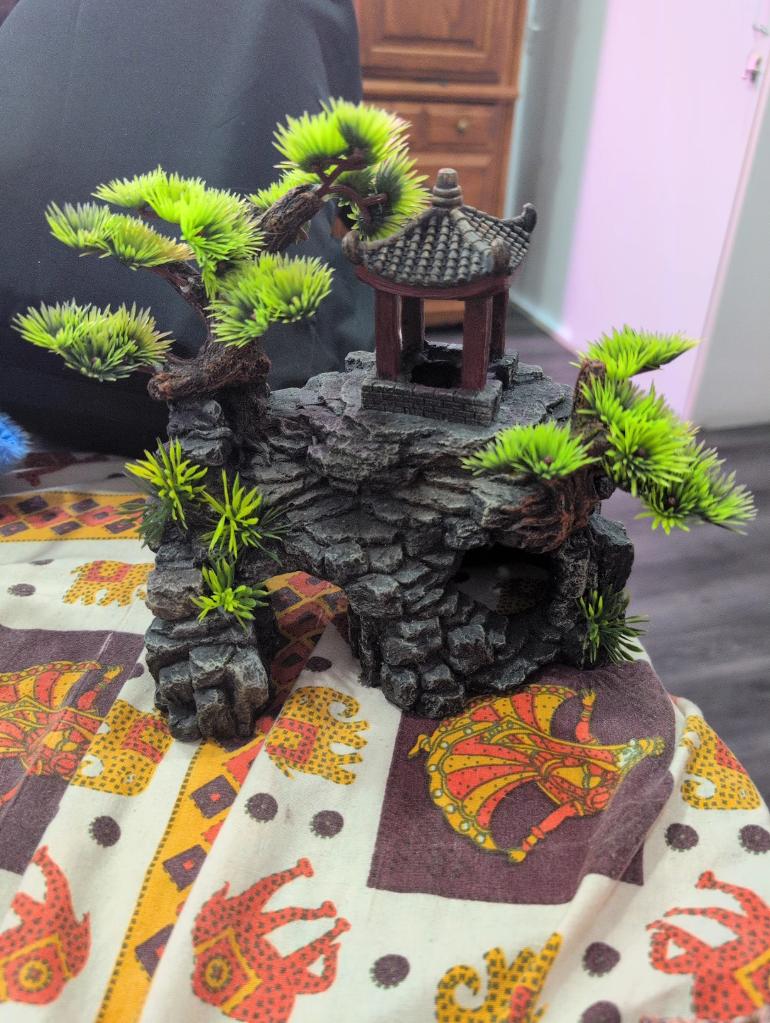 Artificial Aquarium Decoration with Pagoda and Tree