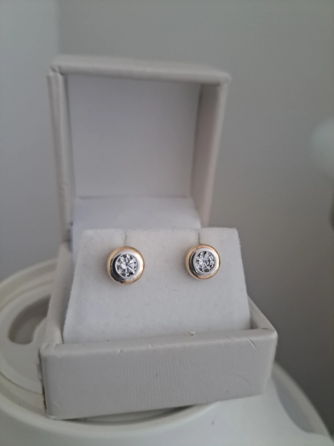Gold Tone Round Swarovski Sparkling Stones Stud Earrings