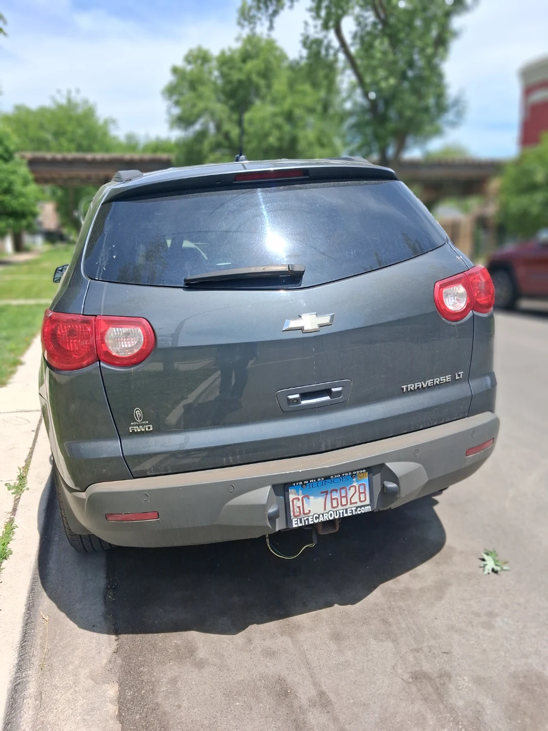 2011 Chevrolet Traverse LT AWD SUV - photo 2