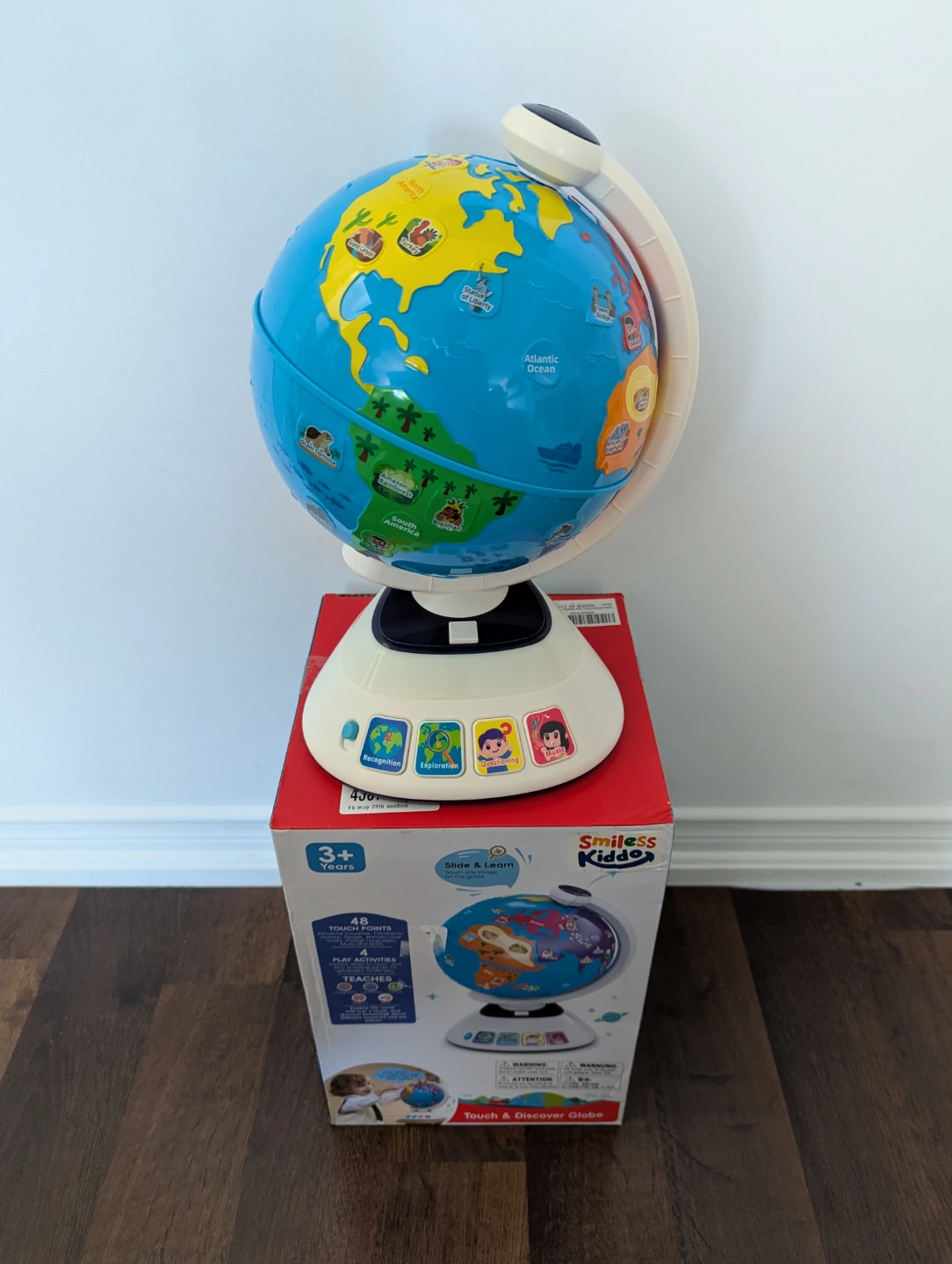 Smileless Kiddo Touch & Discover Globe