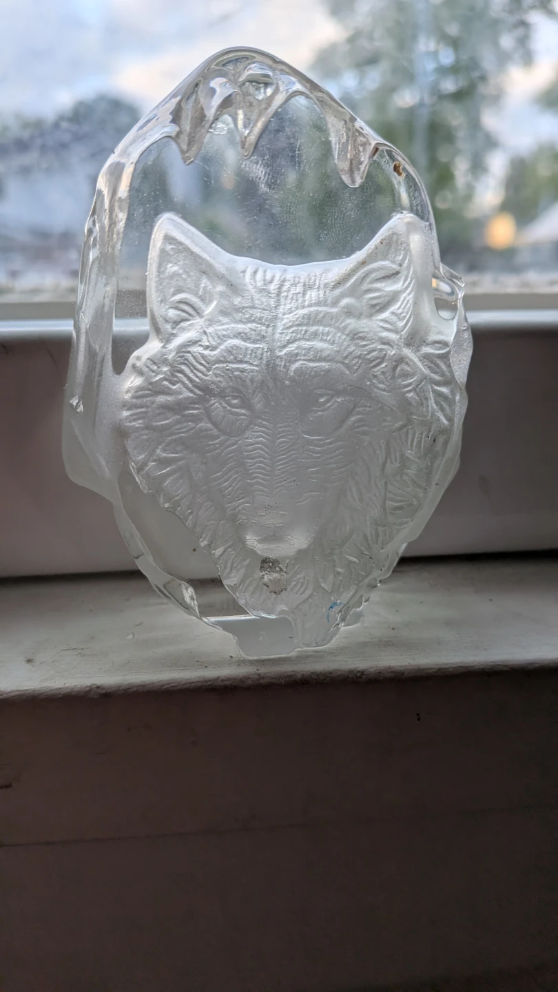 Glass Wolf Head Paperweight - photo 2