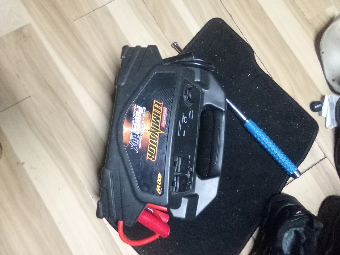 Motomaster Eliminator Power Box 400W