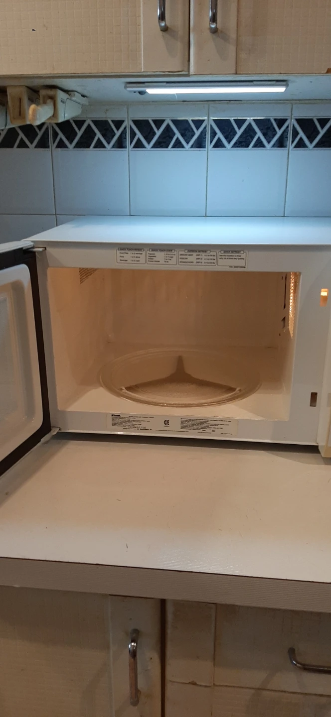 Kenmore White Countertop Microwave READ DESCRIPTION ON SIZE - photo 2