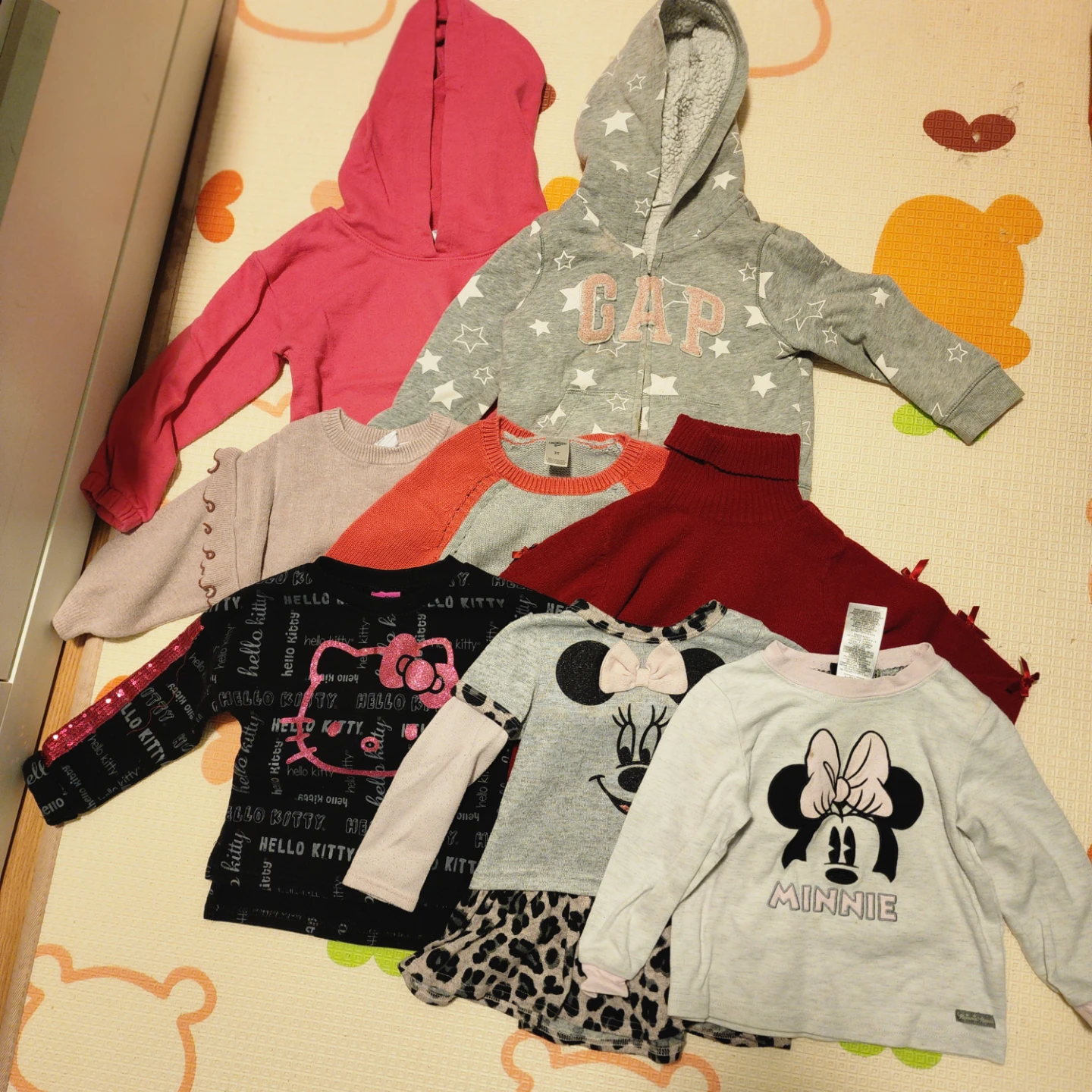 2T 3T sweater bundle: Gap Hoodie, Minnie Mouse, Hello Kitty