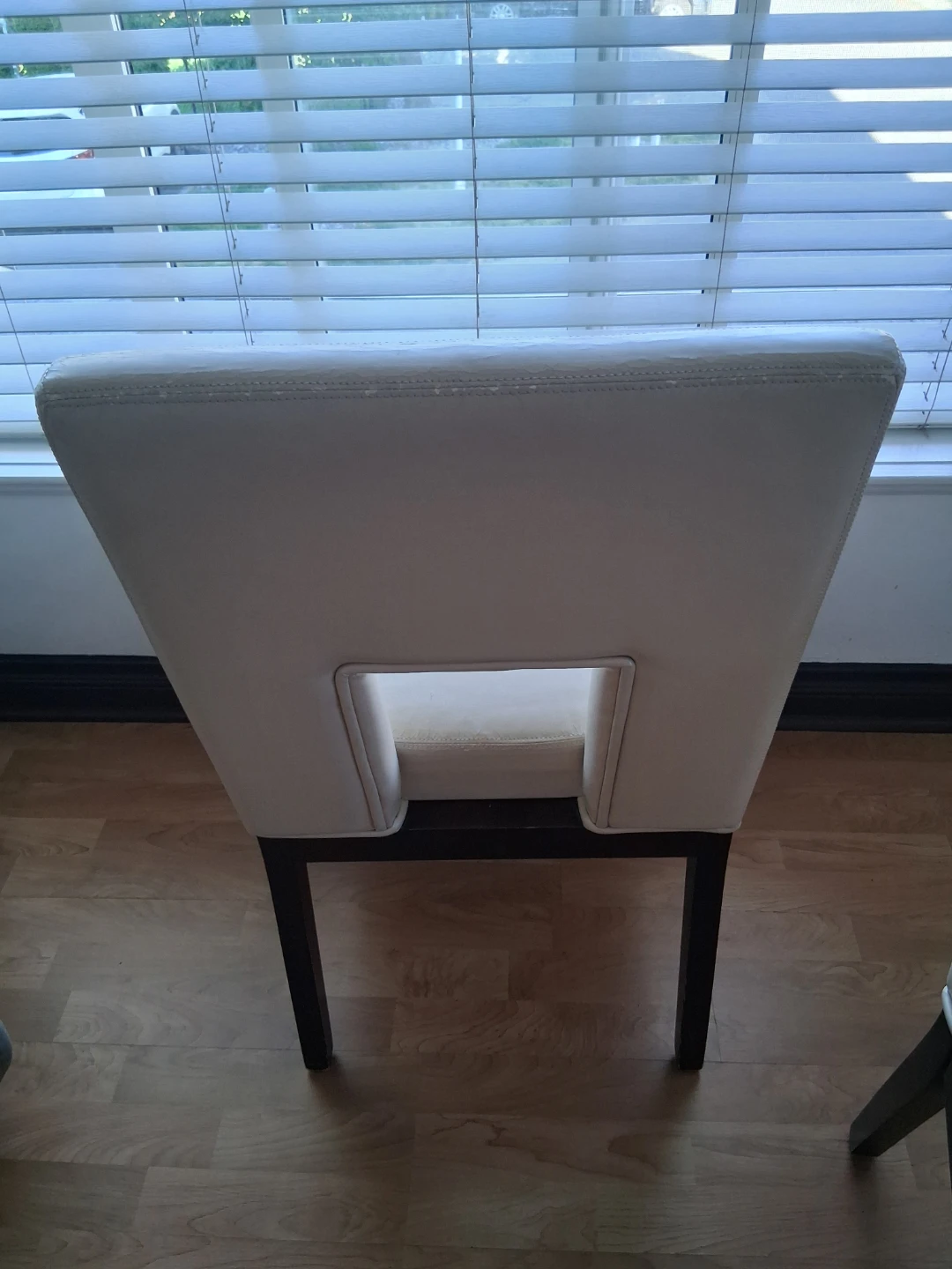 Pair of Cream Upholstered Dining Chairs - photo 3