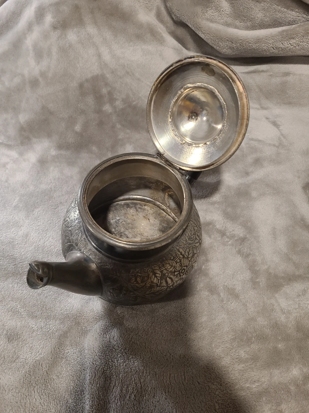 Vintage Meriden quadruple Silver-Plated Teapot - photo 2