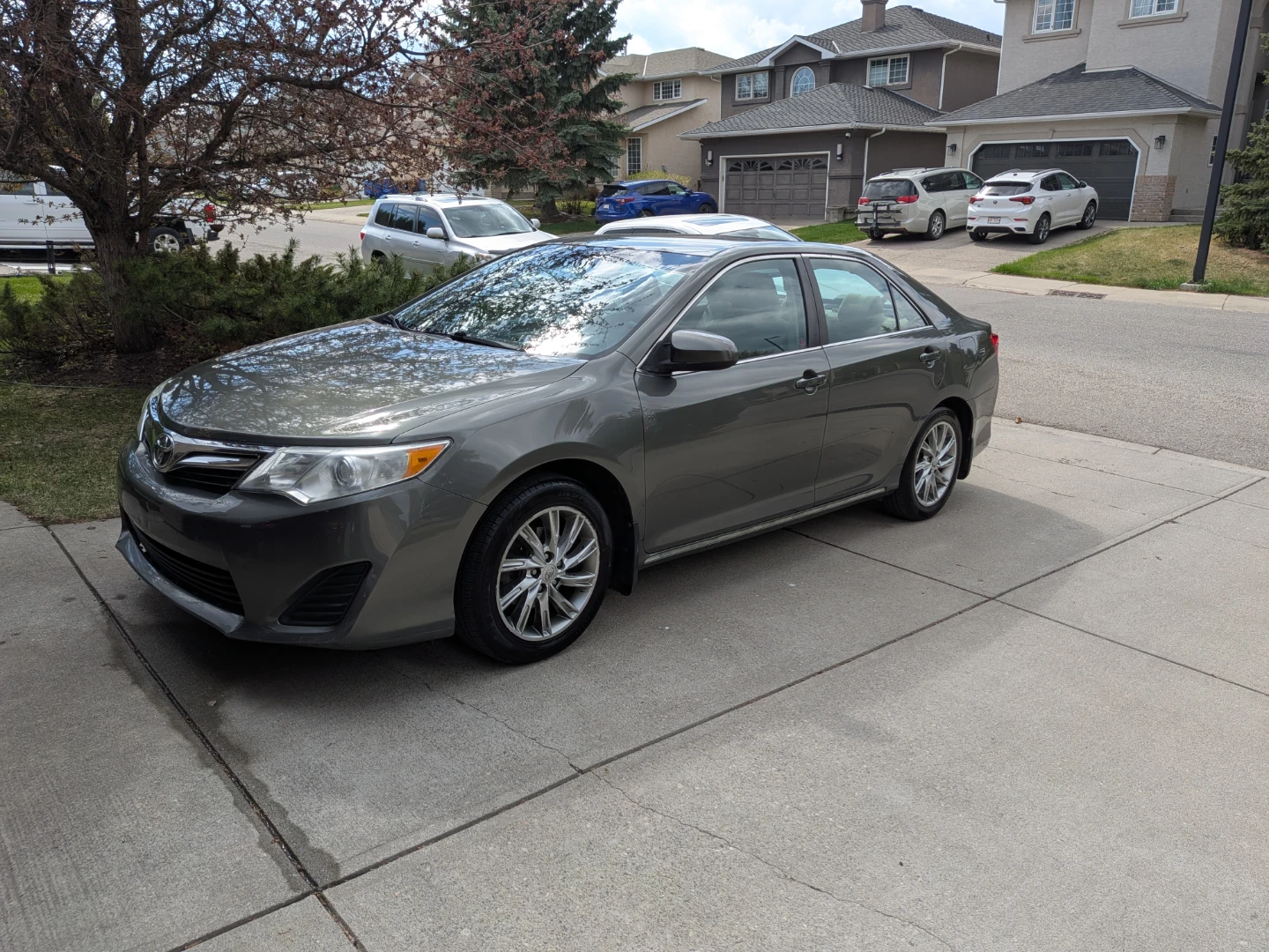2012 Toyota Camry LE Sedan - photo 2