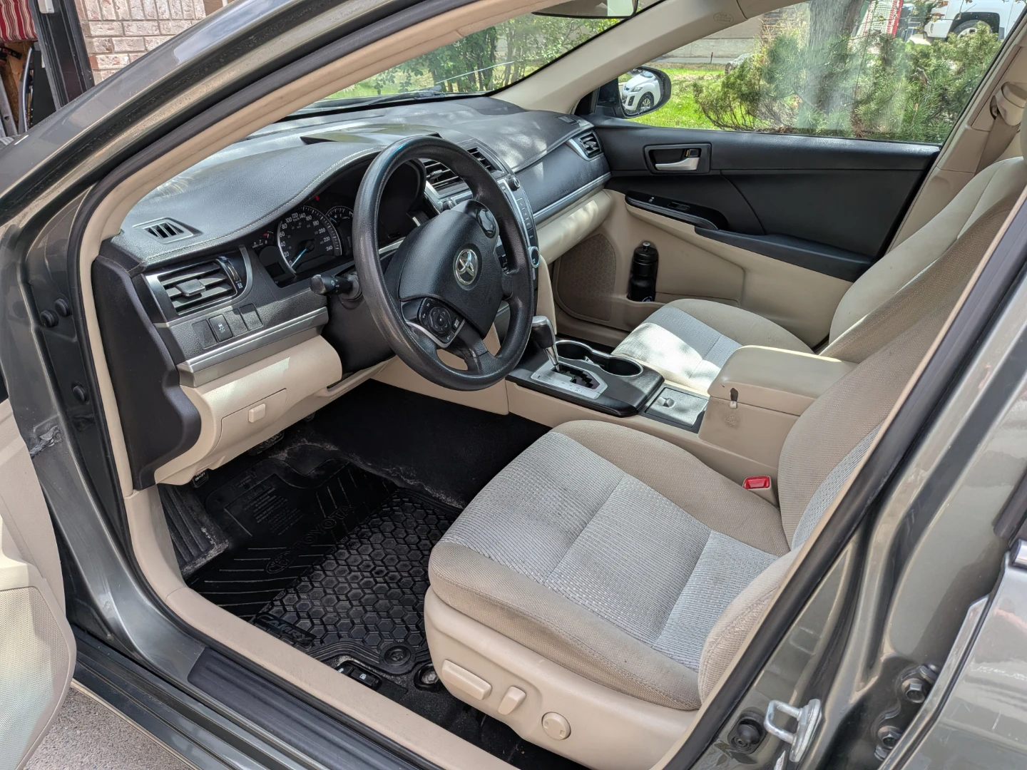 2012 Toyota Camry LE Sedan - photo 3