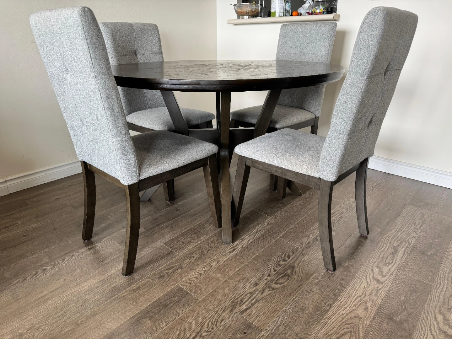 Round Dining Table and 4 Chairs - Brick - photo 4