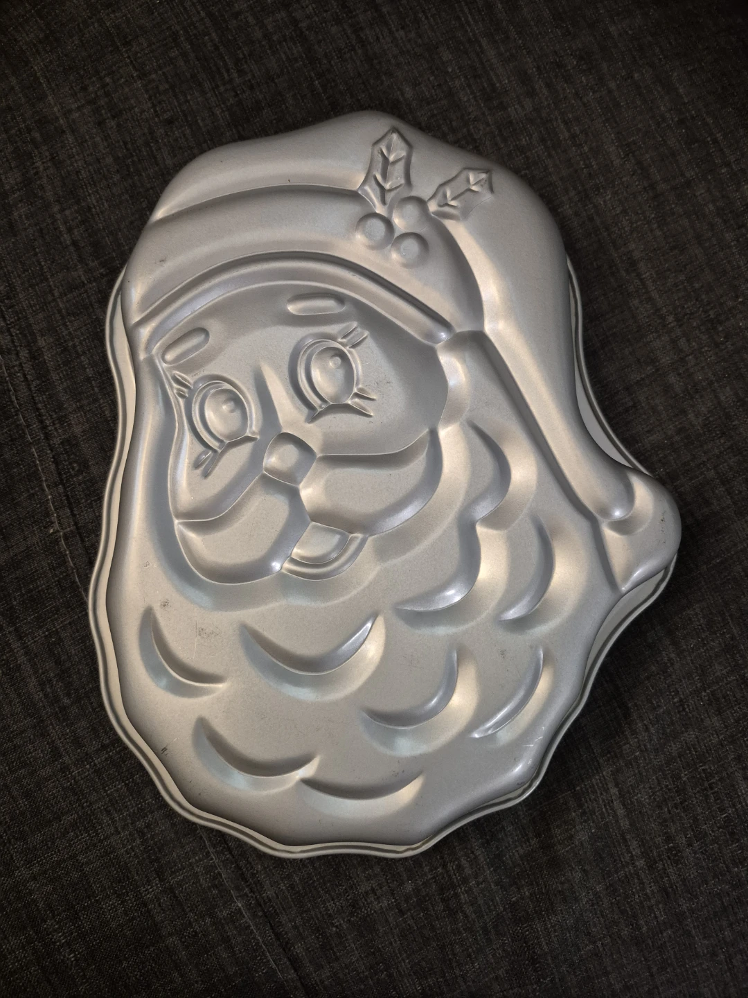 Santa Face Cake Pan - photo 4