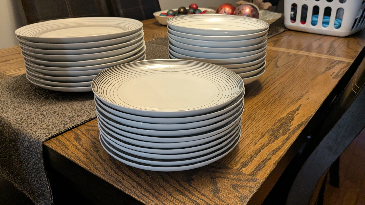 Set of 30 White Dinner Plates with Silver Rim - photo 2