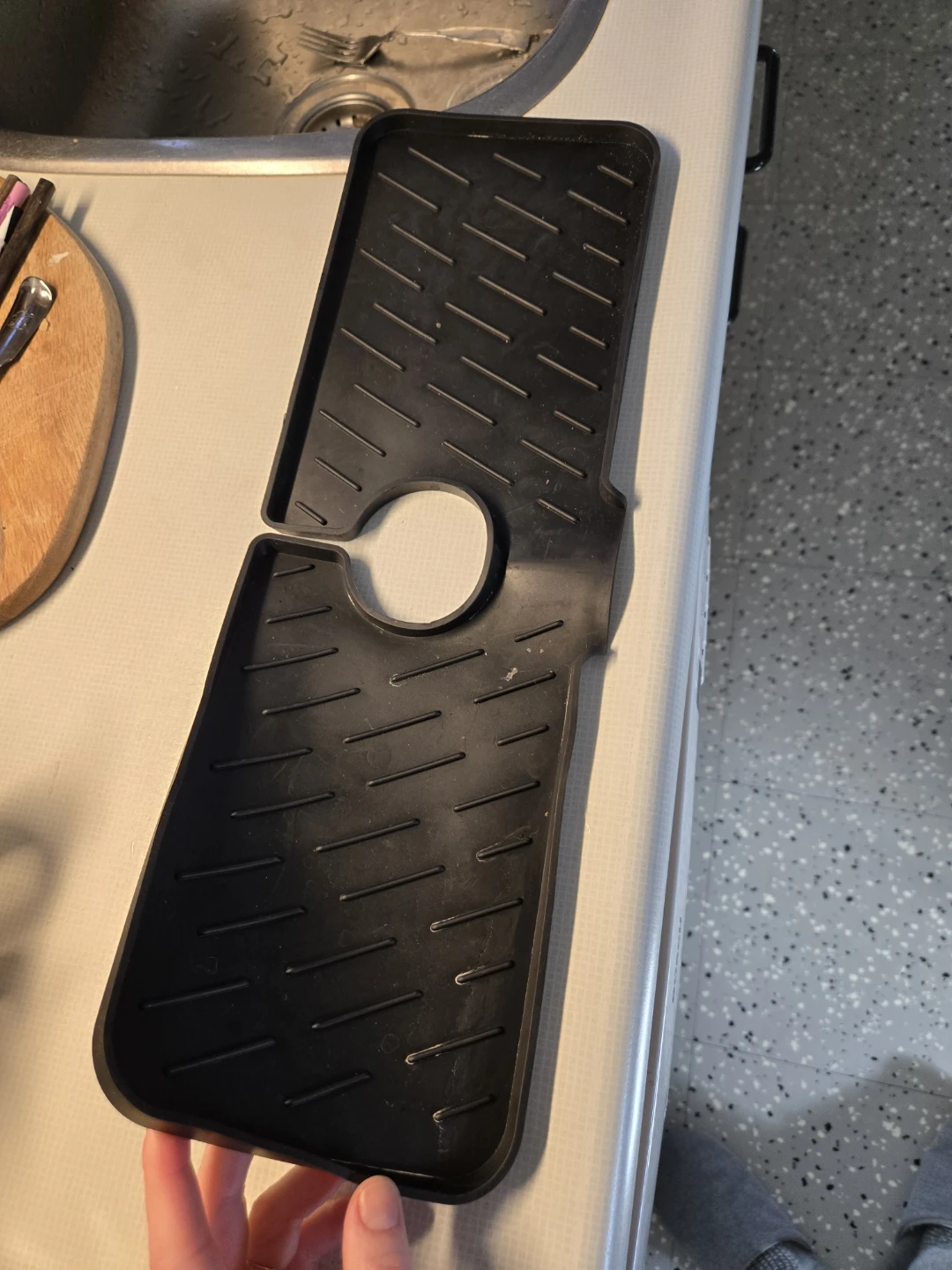 Kitchen sink drip protector