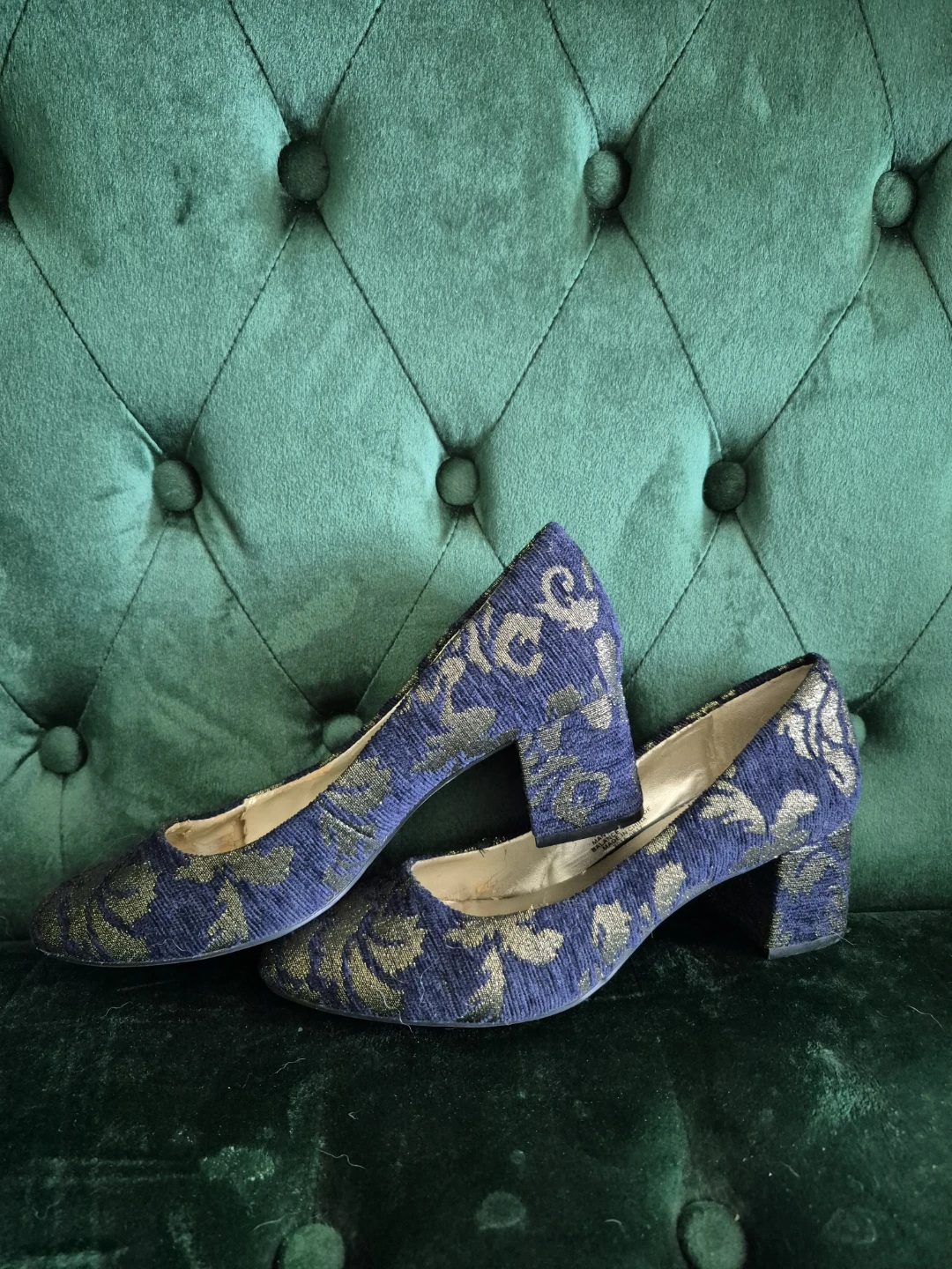 Bandolino Blue & Gold Floral Pattern Heels Size 8.5 - photo 3