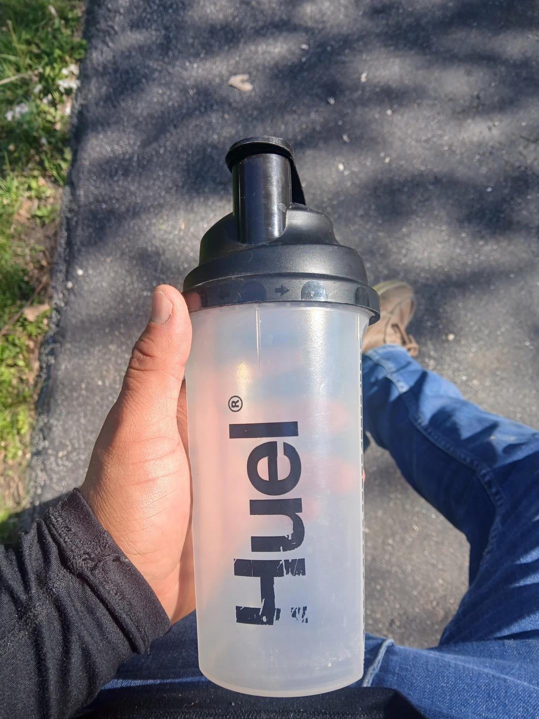 Huel Buck Manx 24 oz Shaker Bottle