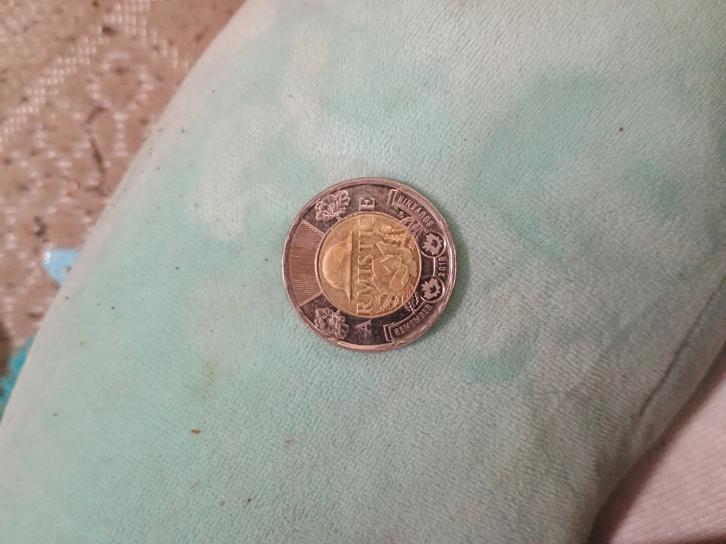 Canada 2018 Armistice Day $2 Coin - photo 2
