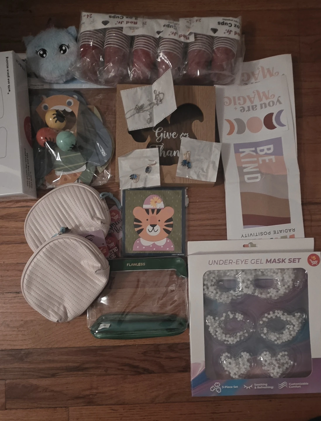 Mixed items lot