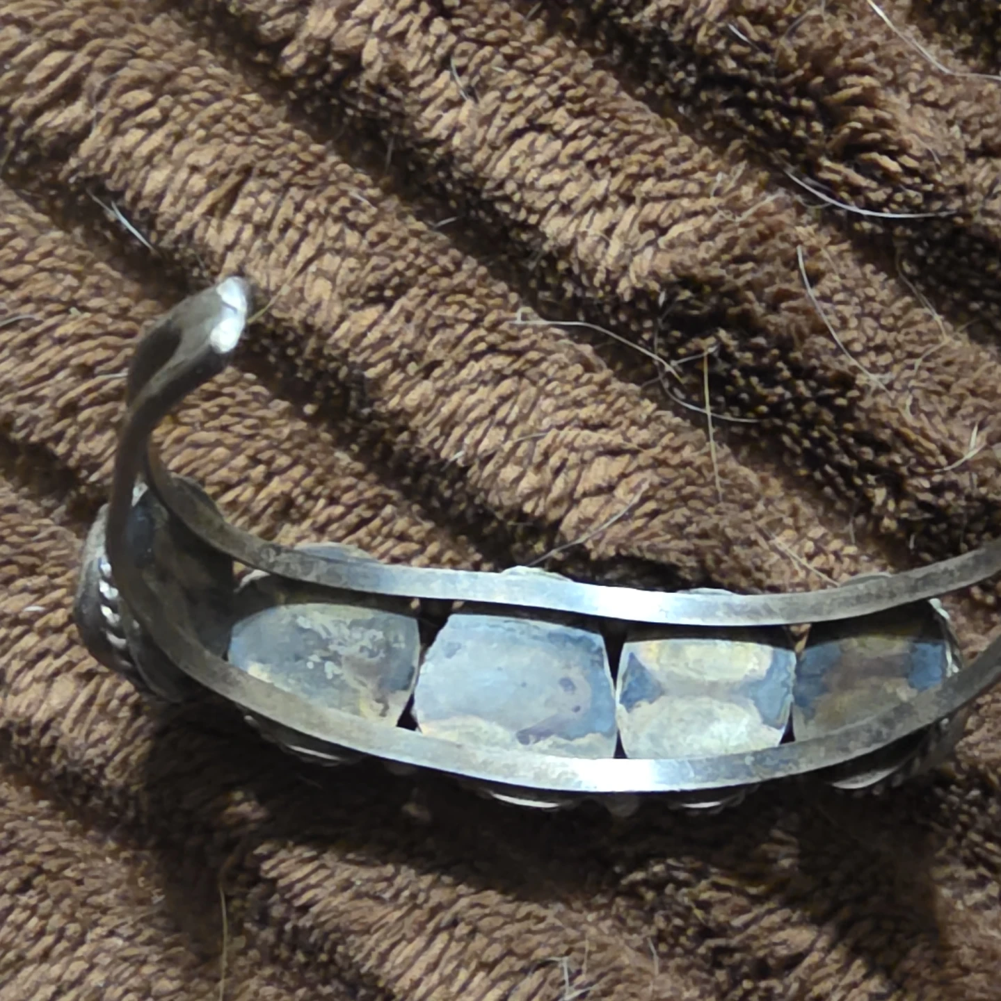 Antique Navajo turquoise and sterling silver cuff bracelet - photo 2