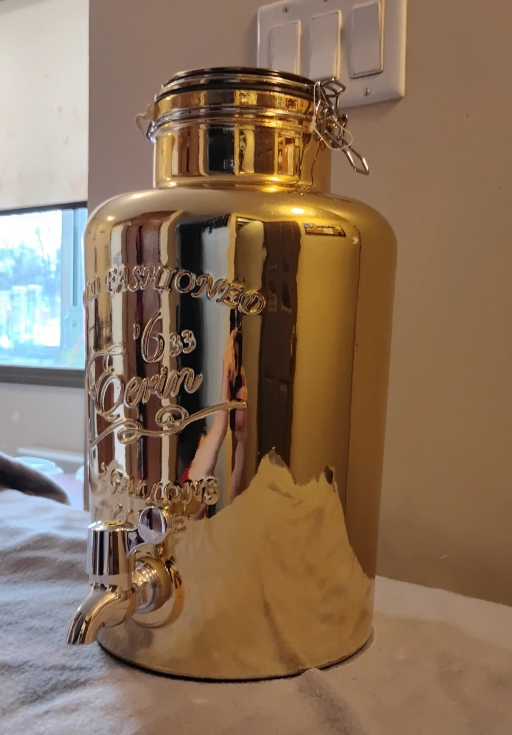 2 Gallon Gold Glass Beverage Dispenser - photo 5