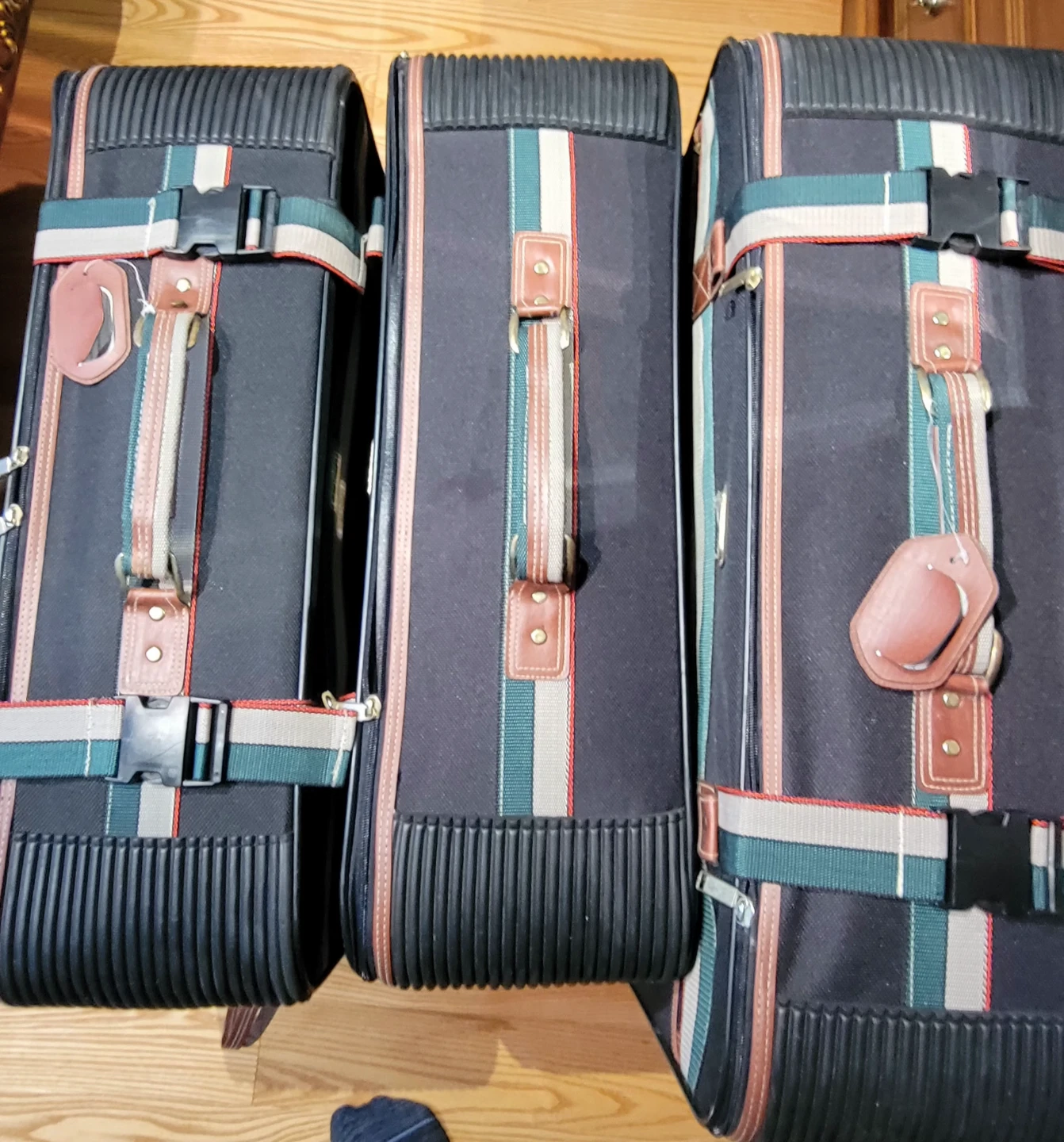Set of 3 Vintage Luggage Suitcases - photo 3