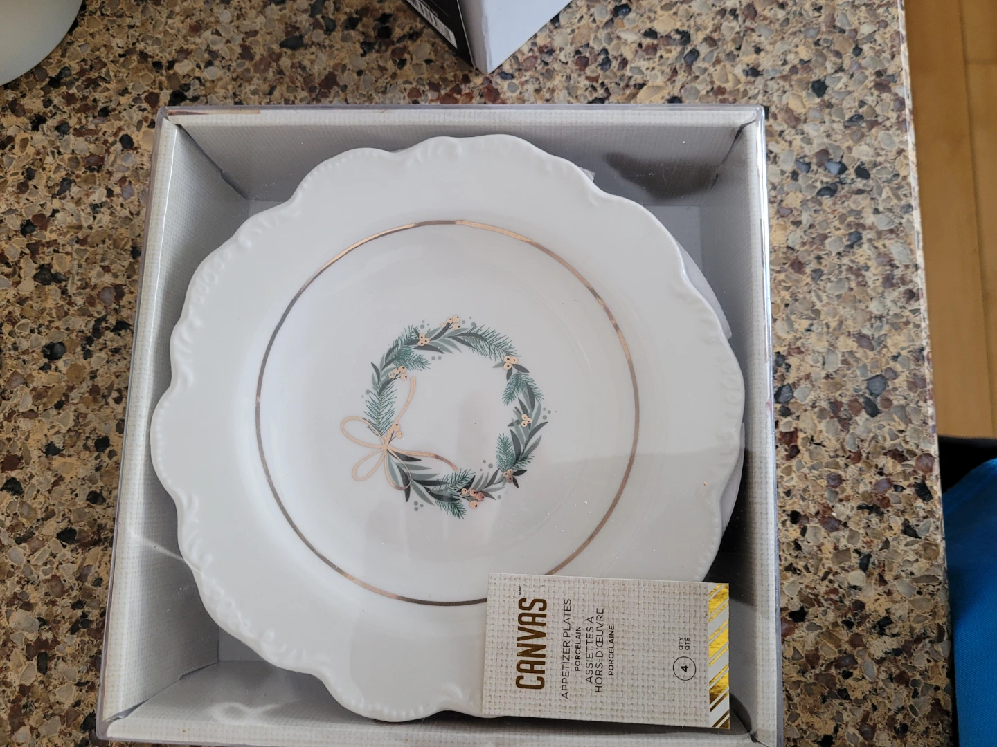 Canvas Appetizer Plates with Wreath Design - Set of 4