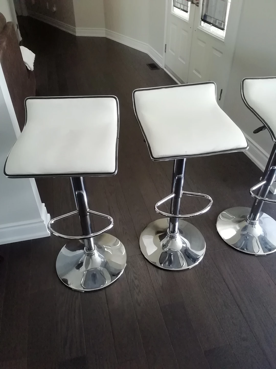 Set of 4 White Adjustable Bar Stools - photo 2