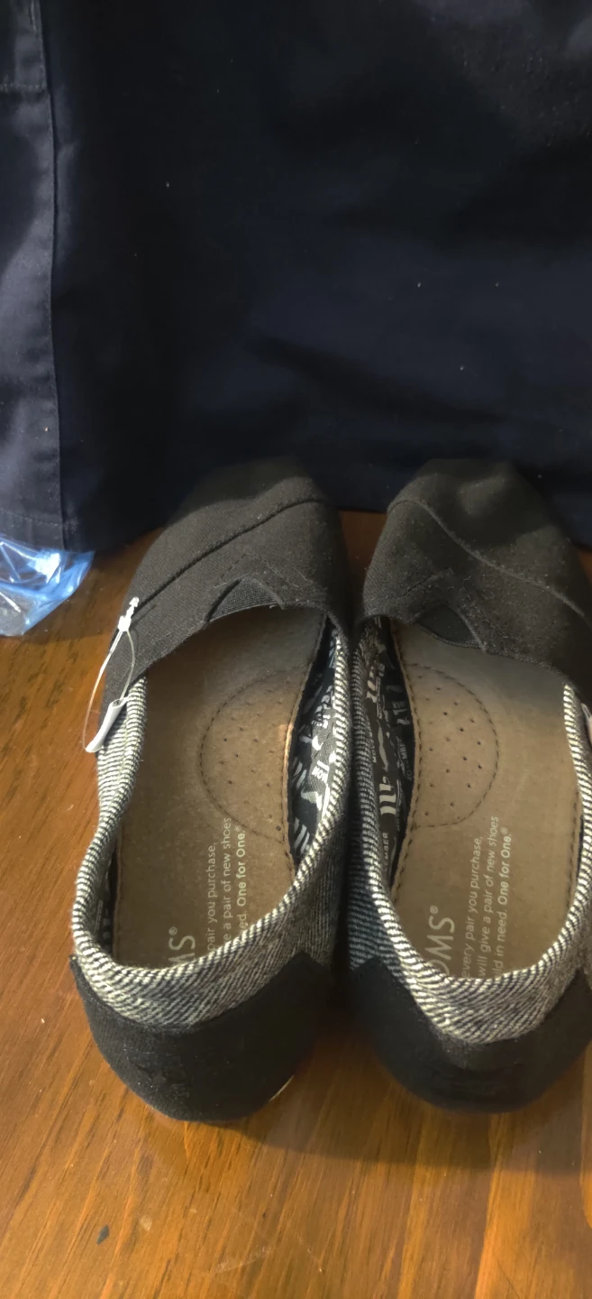 TOMS Black Canvas Flats size 5