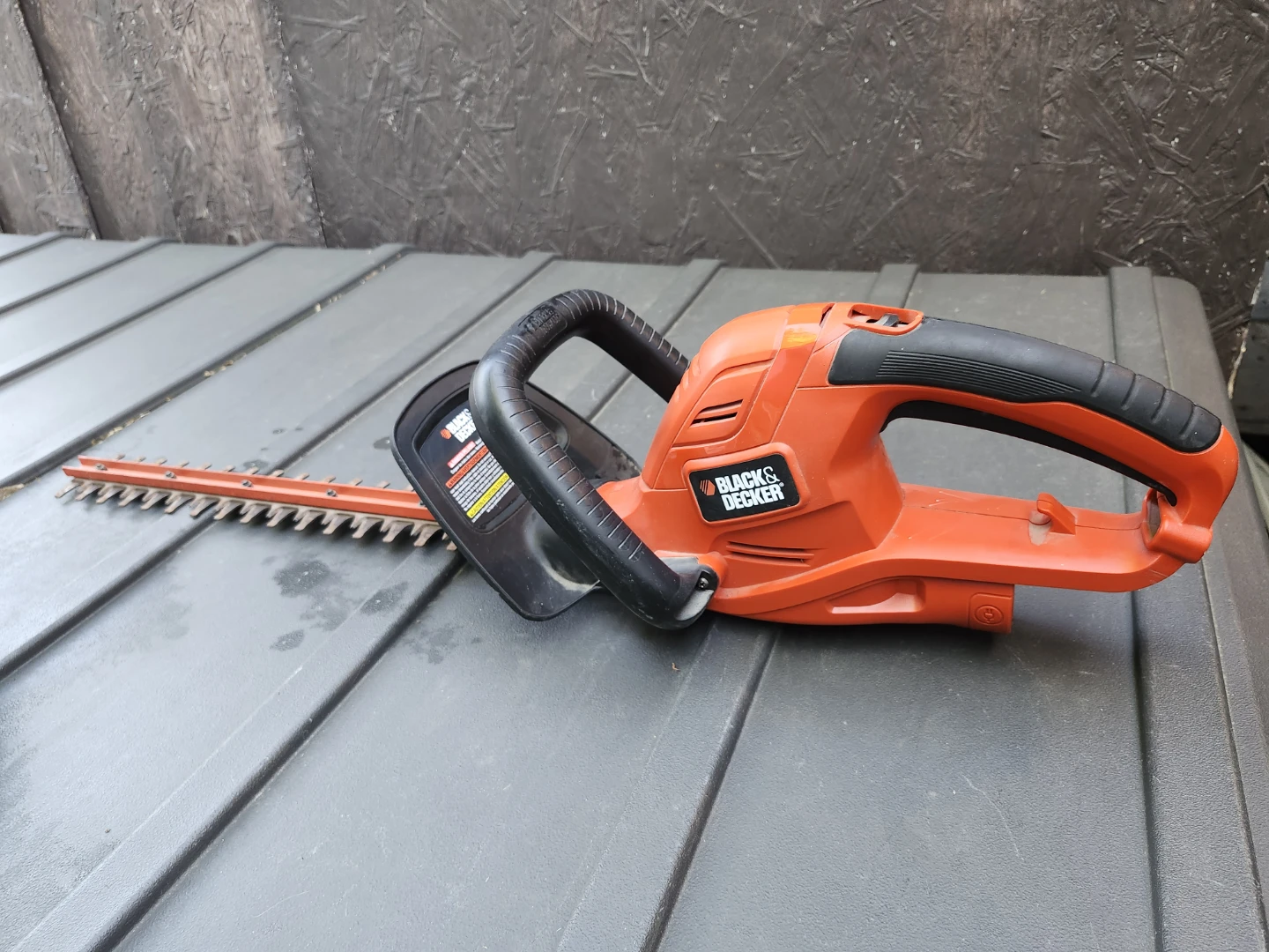 Black & Decker Hedge Trimmer 20 inch - photo 3