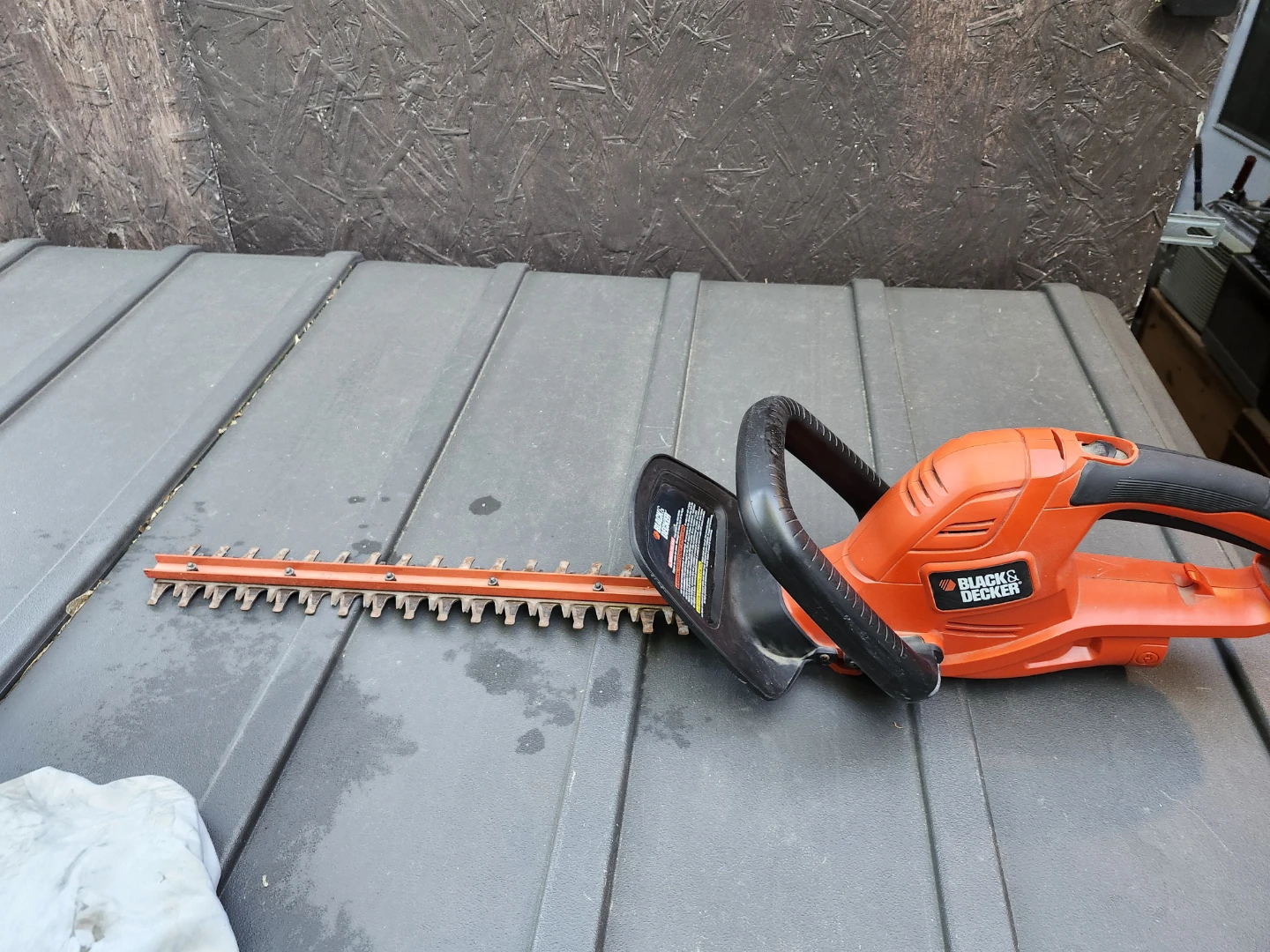 Black & Decker Hedge Trimmer 20 inch - photo 4