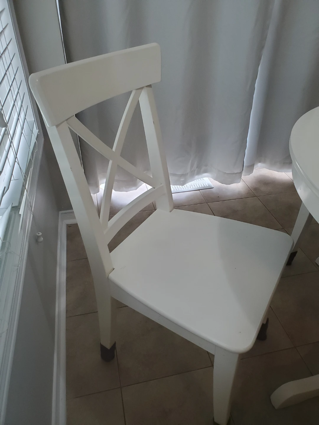White Round Dining Table Set with 3 Chairs - photo 3