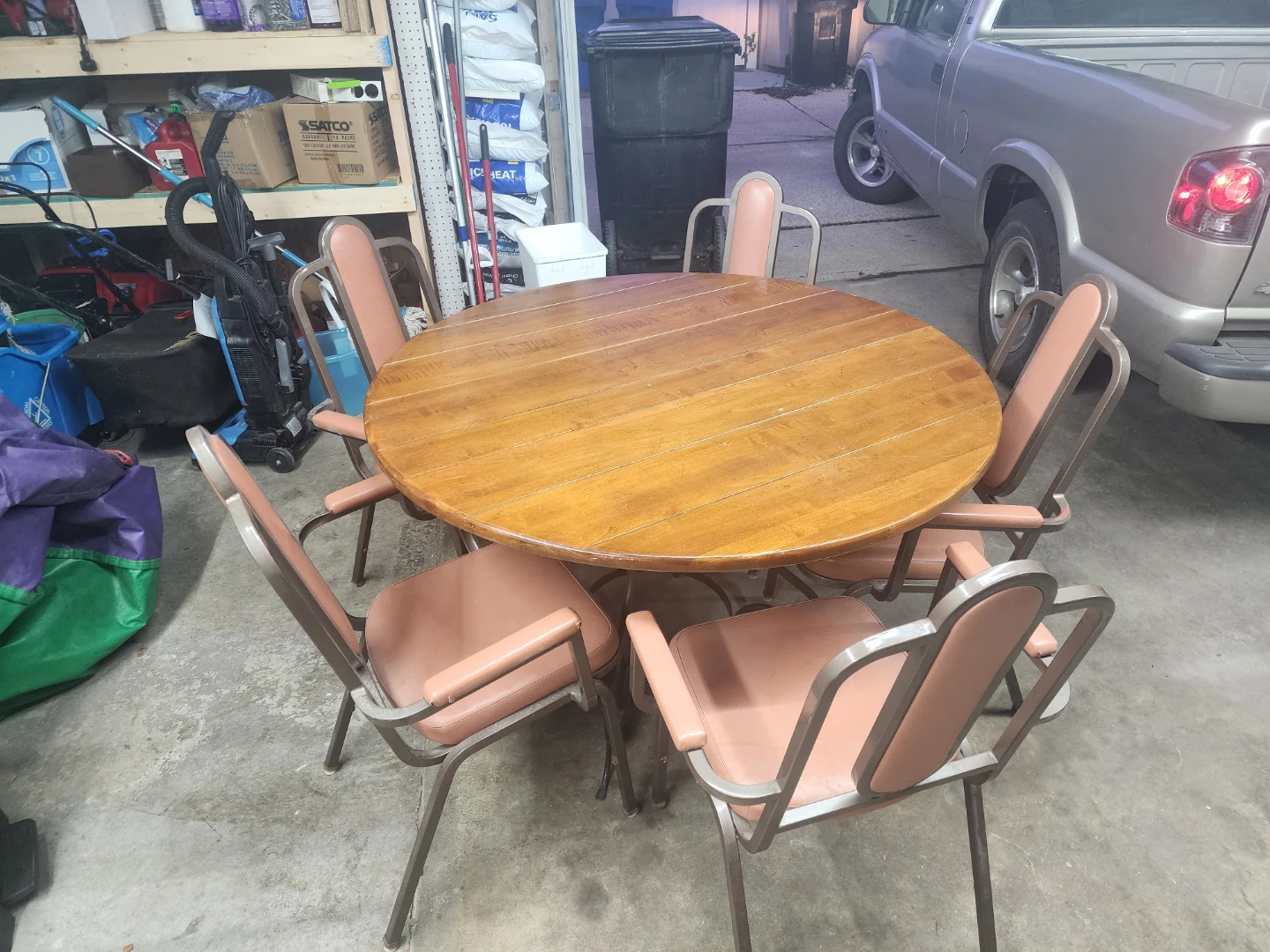 Round Dining Table with 6 Chairs