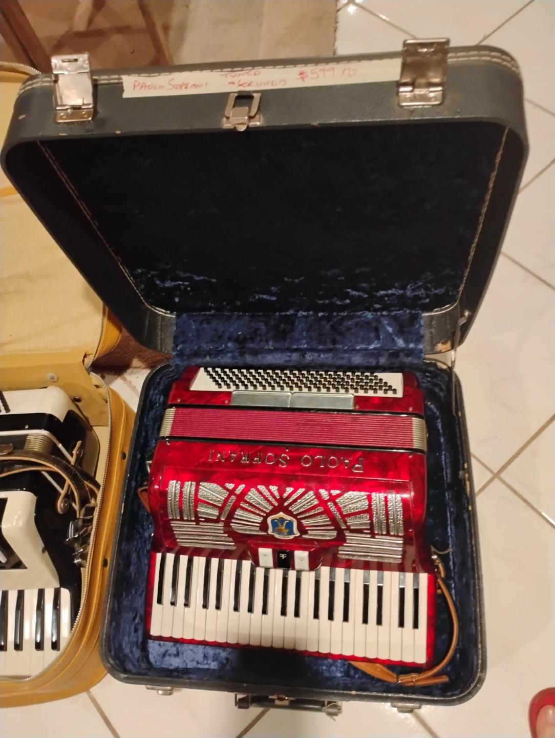 Vintage accordion s