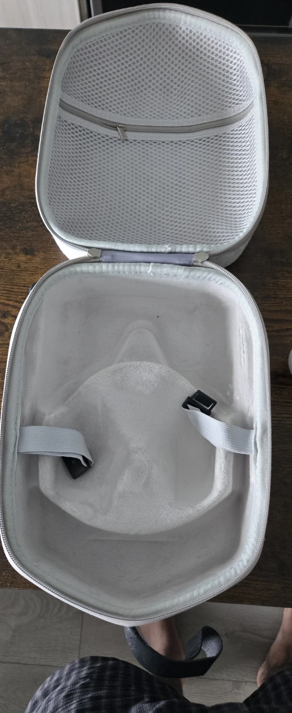 Meta Quest 2 VR Headset with Controllers and Case - photo 3