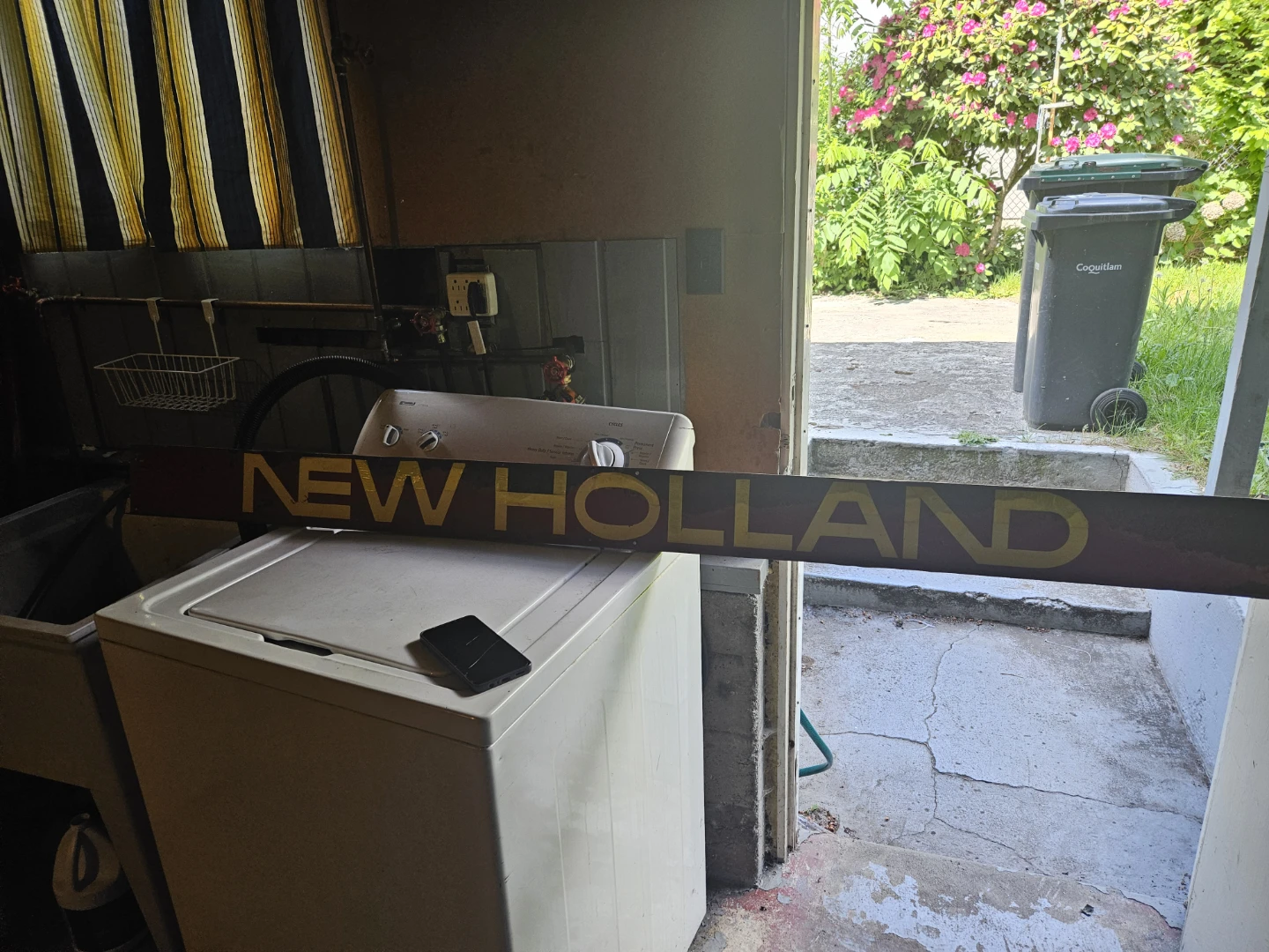 New Holland Vintage Sign - photo 2