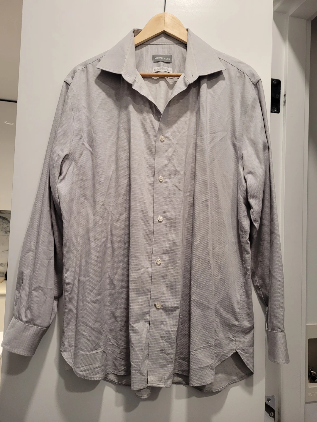S17 (XL) Michael Kors Men’s Dress Shirt - Slim Fit - Non-Iron
