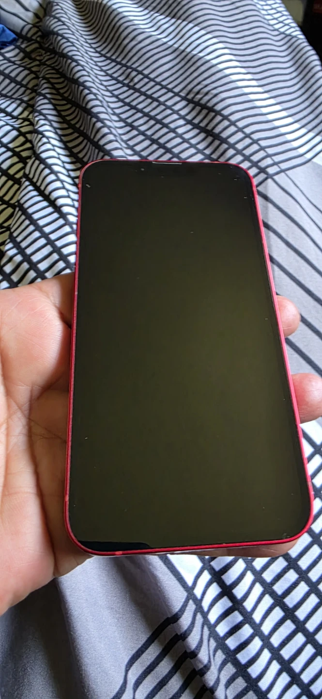 Apple iPhone 13 RED