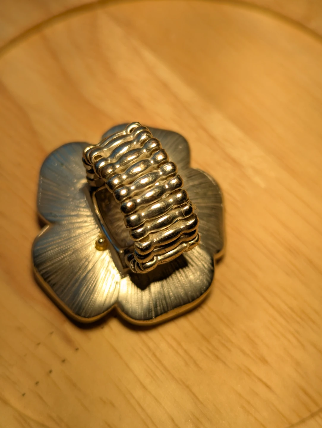 Flower Ring with Rhinestones - photo 3