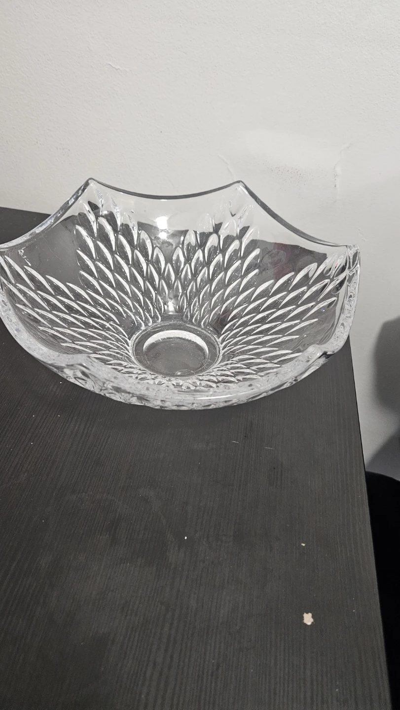 Glass decorative bowl