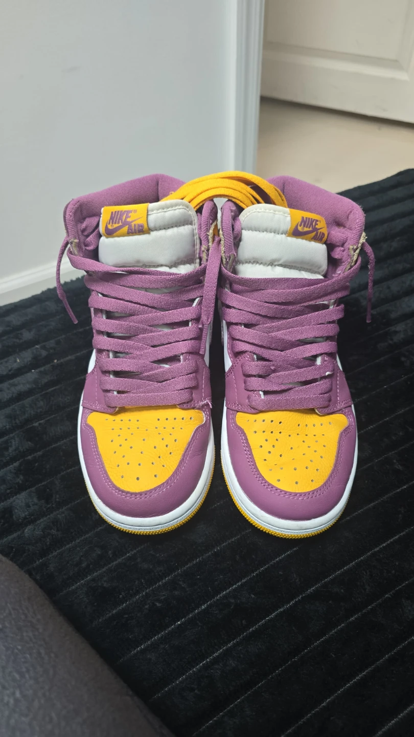 Nike Air Jordan 1 High OG "Court Purple"