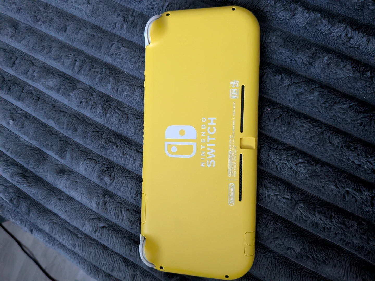 Nintendo Switch Lite Yellow - photo 2