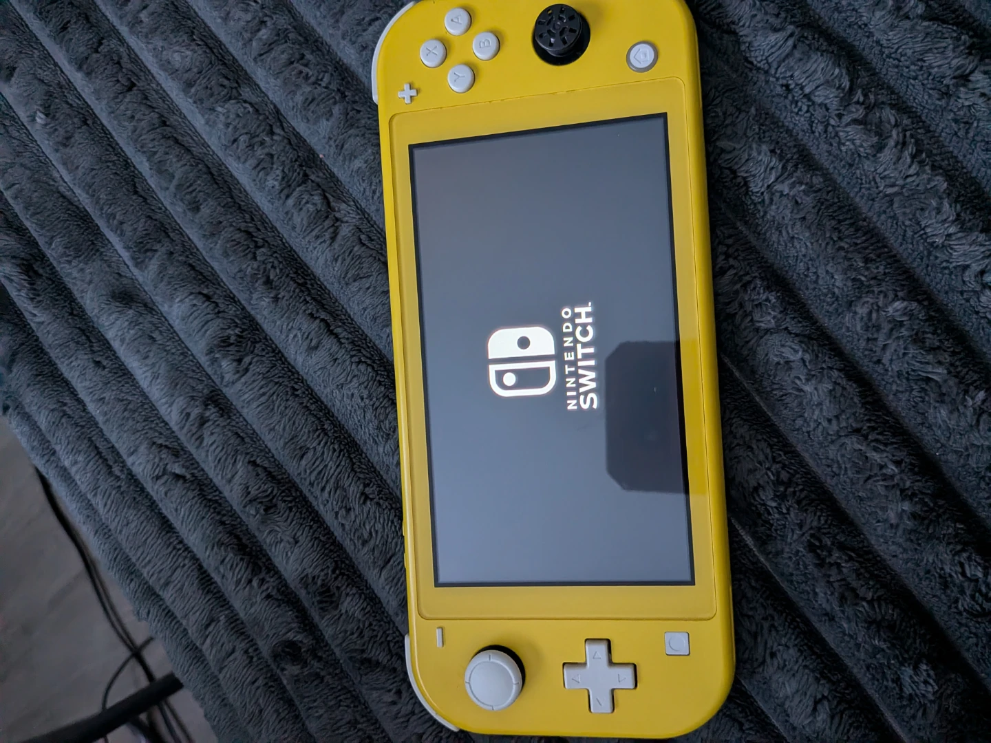 Nintendo Switch Lite Yellow - photo 4
