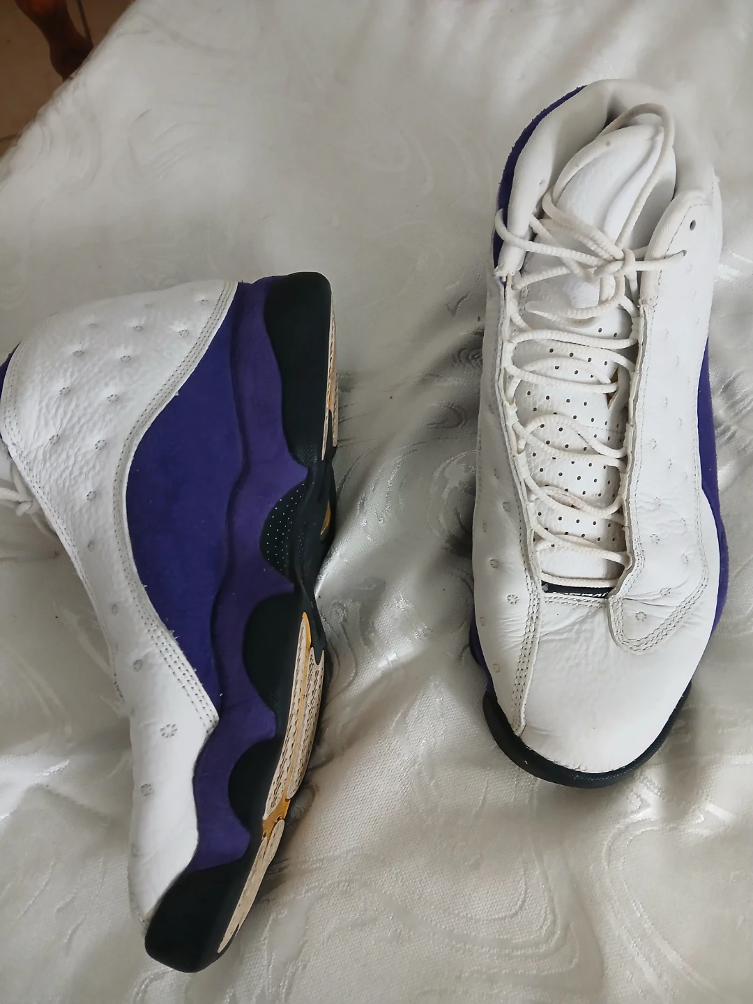 Air jordans 13 lakers