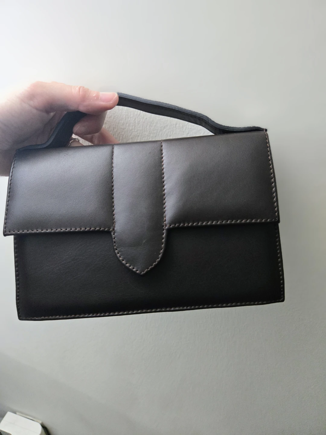 Brand new L'Intervallle dark Brown Leather Handbag with Strap