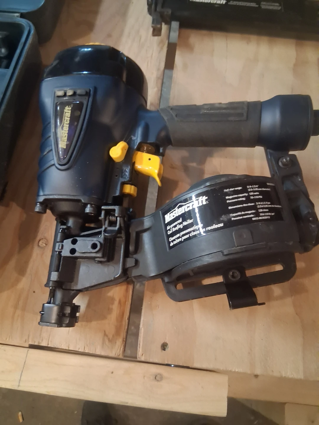 Coil air nailer